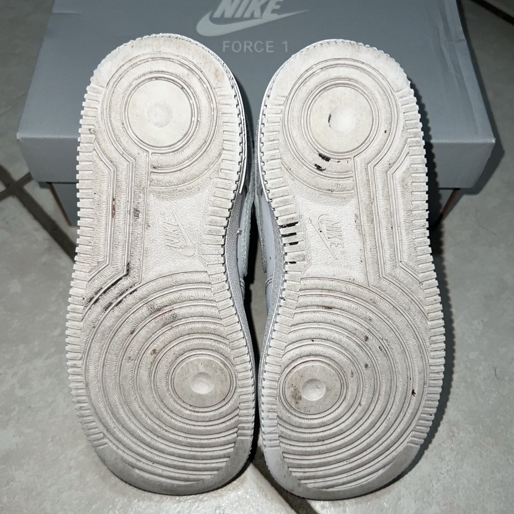 Nike Air Force 1 ‘07 LE, Size 13C - Picture 9 of 11